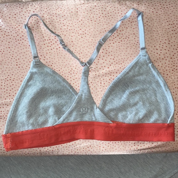 *donated* 🍋 Lululemon | Live Natural Bra II in Heathered Light Grey - Picture 4 of 9